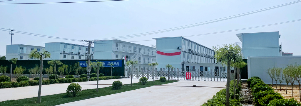 方舱大门口.jpg